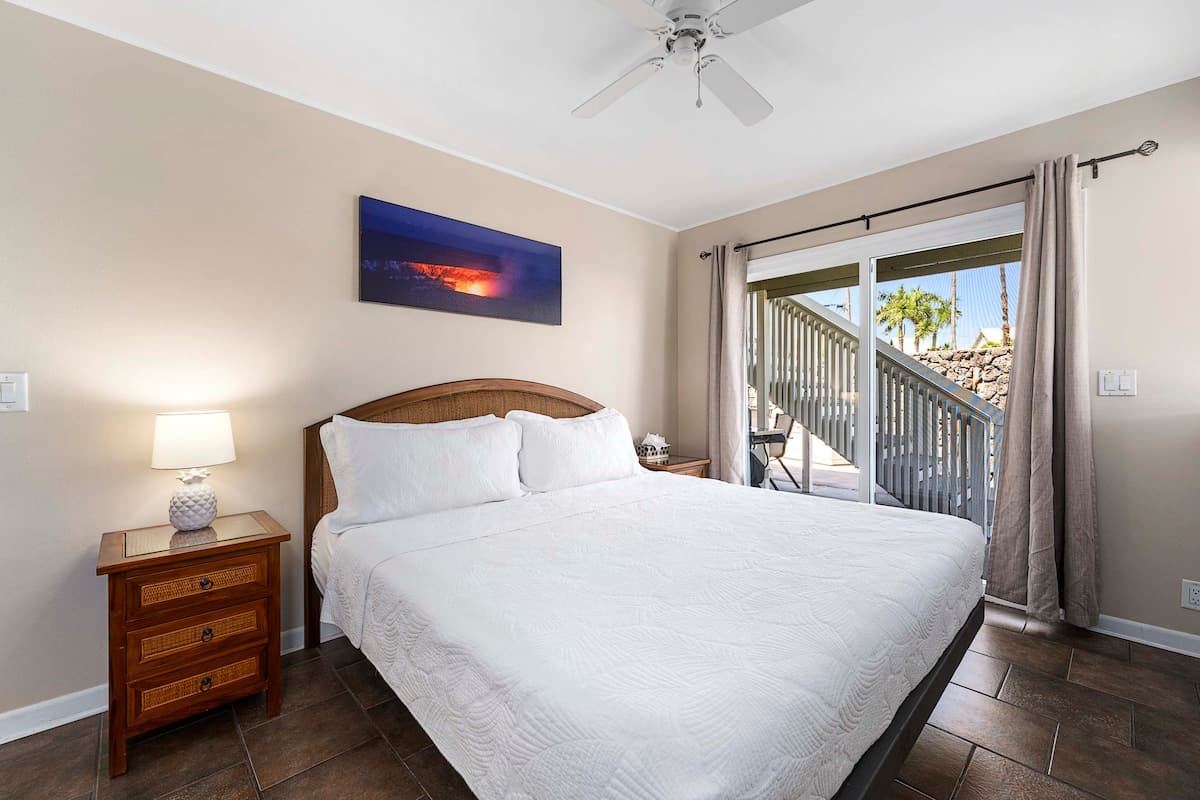 Home in Kailua-Kona · ★4.79 · 4 bedrooms · 7 beds · 4 shared baths - Photo 2