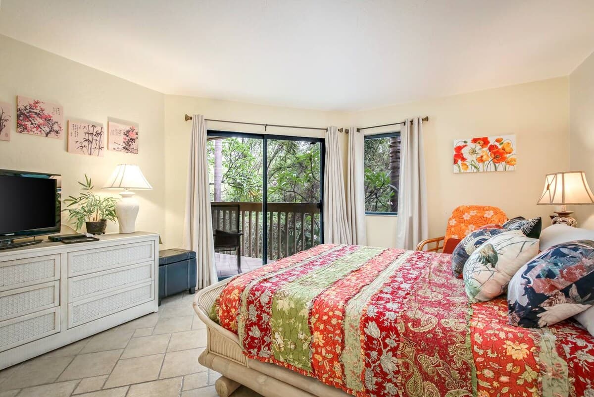 Condo in Kailua-Kona · ★4.8 · 2 bedrooms · 2 beds · 2 baths - Photo 2