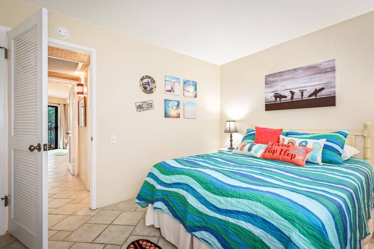 Condo in Kailua-Kona · ★4.8 · 2 bedrooms · 2 beds · 2 baths - Photo 4