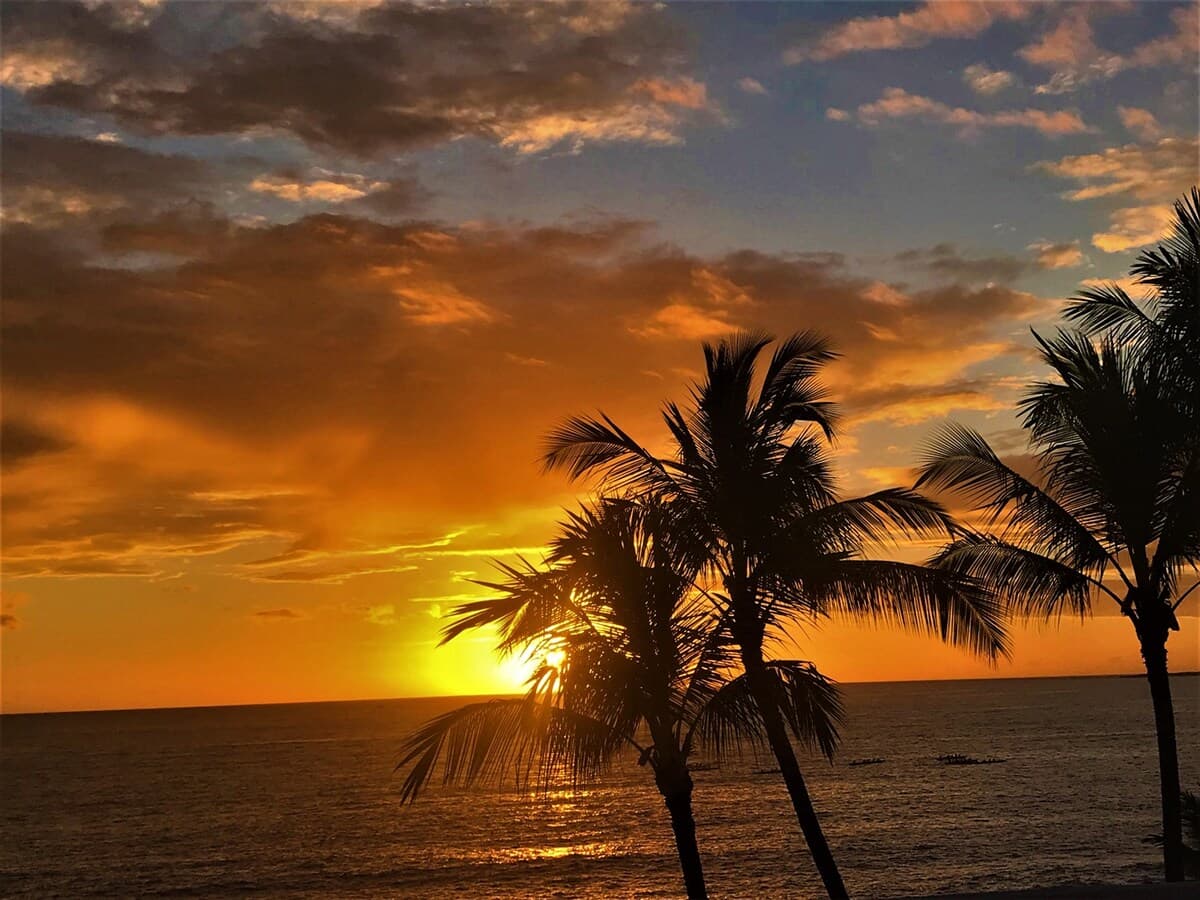 Condo in Kailua-Kona · ★4.8 · 2 bedrooms · 2 beds · 2 baths - Photo 3