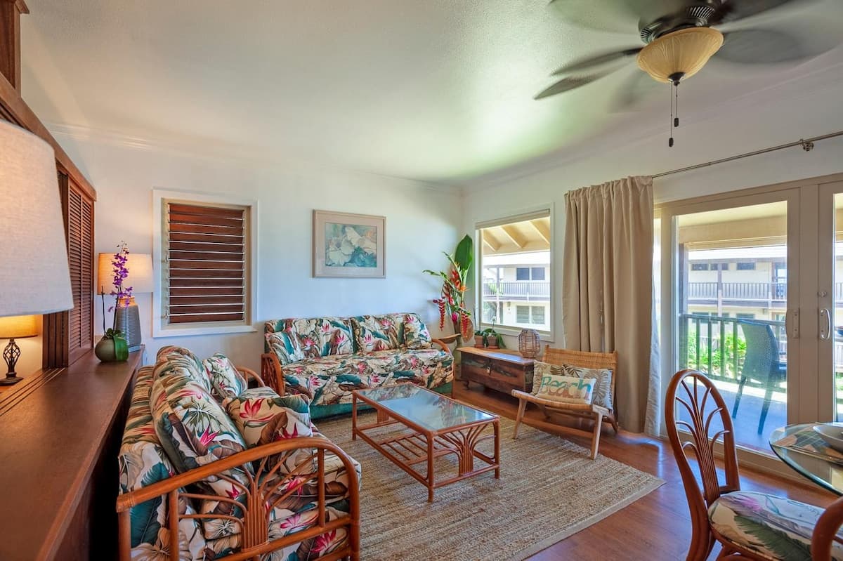 Condo in Hanalei · ★4.61 · 2 bedrooms · 3 beds · 2 baths - Photo 2