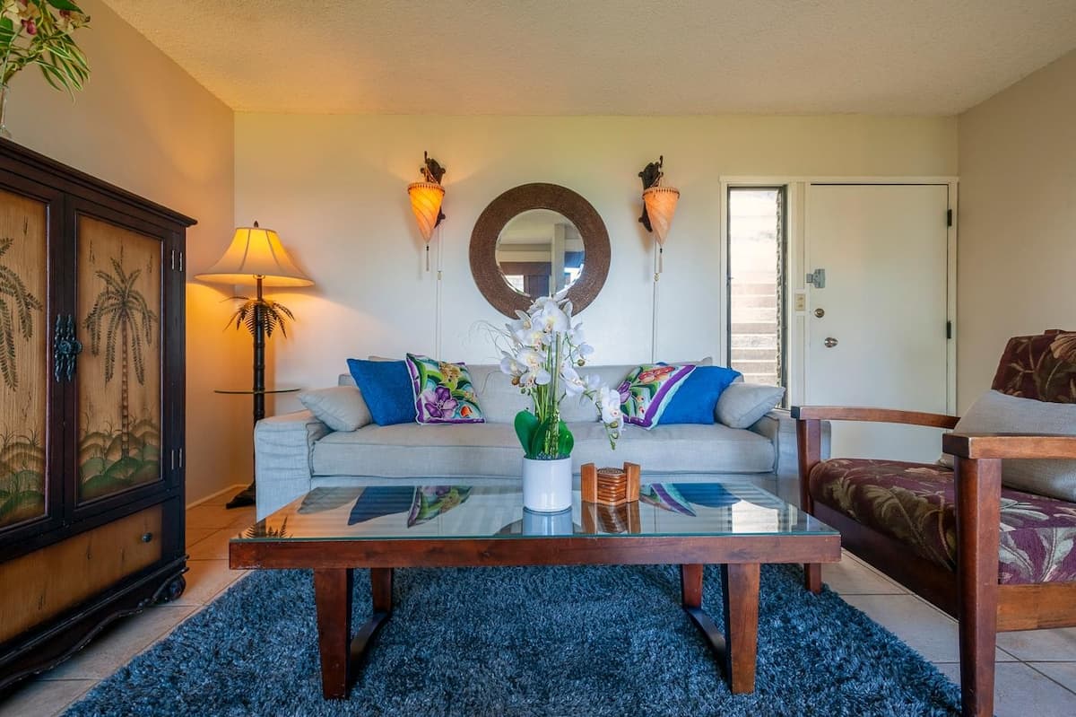 Condo in Princeville · ★4.49 · 1 bedroom · 2 beds · 1 private bath - Photo 2