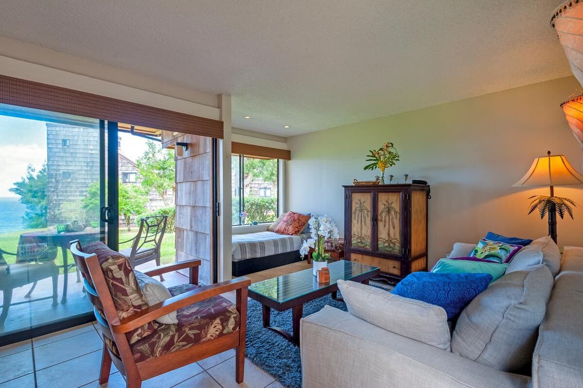 Condo in Princeville · ★4.49 · 1 bedroom · 2 beds · 1 private bath - Photo 3