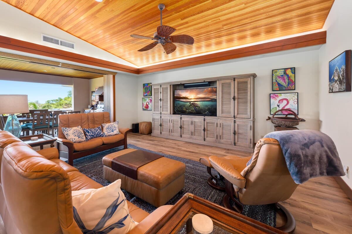 Home in Waimea · ★4.55 · 3 bedrooms · 4 beds · 3 baths - Photo 4