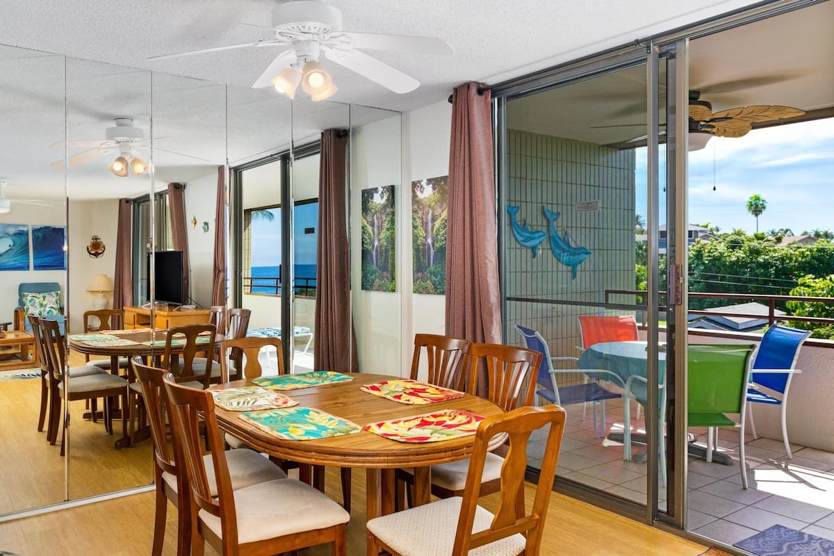 Condo in Kailua-Kona · ★4.45 · 2 bedrooms · 3 beds · 2 shared baths - Photo 5