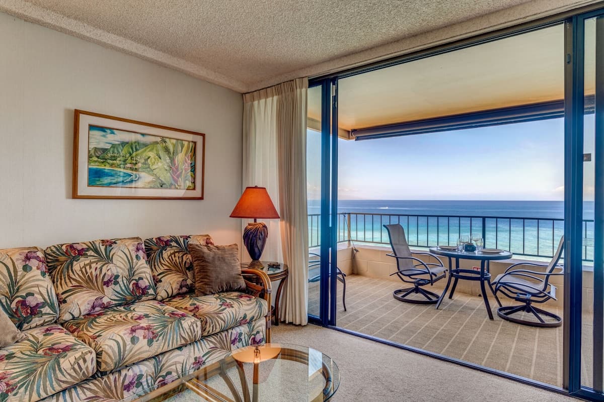 Condo in Lahaina · ★4.73 · 1 bedroom · 2 beds · 1 private bath - Photo 5