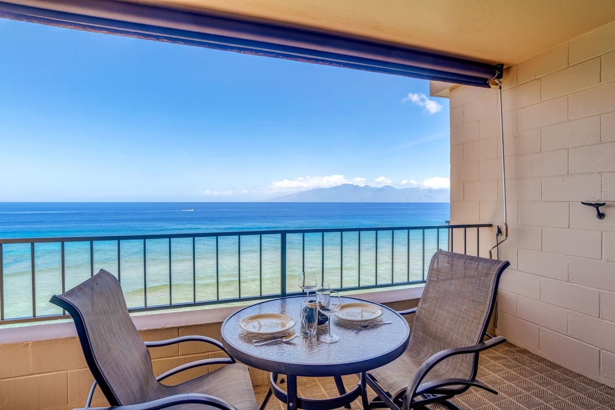 Condo in Lahaina · ★4.73 · 1 bedroom · 2 beds · 1 private bath - Photo 4