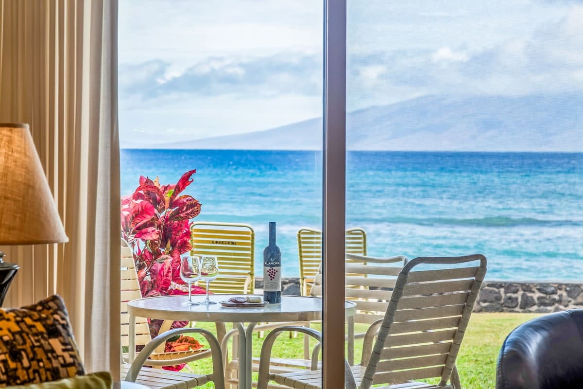 Condo in Lahaina · ★4.89 · 1 bedroom · 1 bed · 1 bath - Photo 2