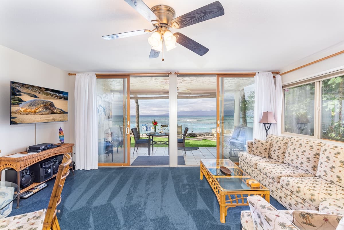 Condo in Lahaina · ★4.91 · 1 bedroom · 1 bed · 1 private bath - Photo 2