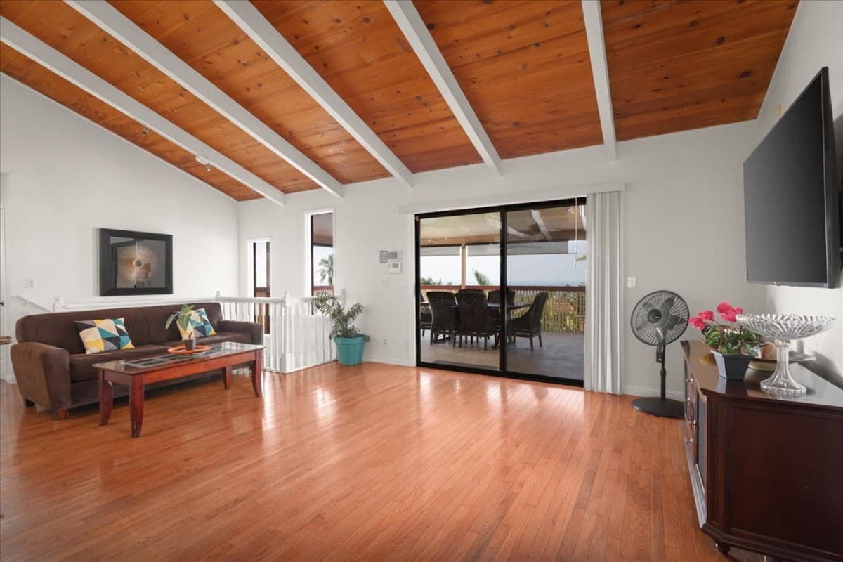 Home in Kailua-Kona · ★4.57 · 4 bedrooms · 4 beds · 4 baths - Photo 3
