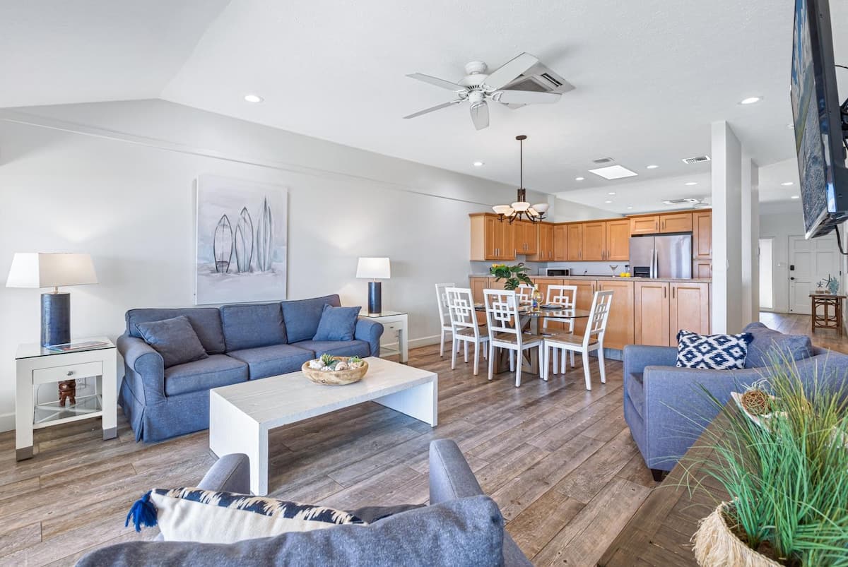 Condo in Lahaina · ★4.71 · 3 bedrooms · 6 beds · 2 private baths - Photo 4