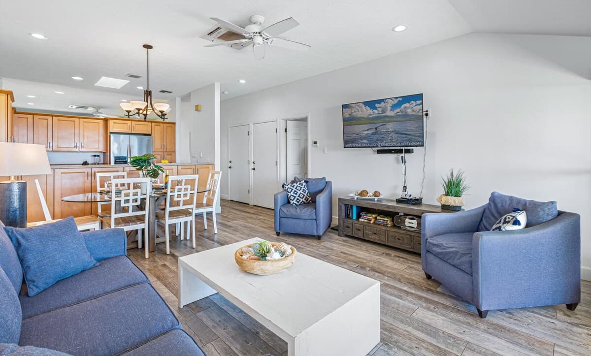 Condo in Lahaina · ★4.71 · 3 bedrooms · 6 beds · 2 private baths - Photo 3