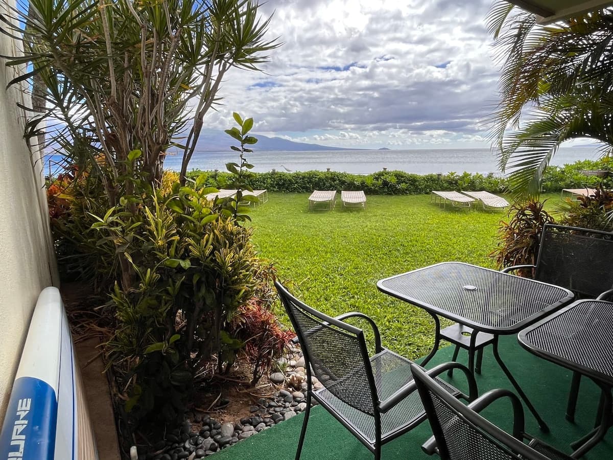 Condo in Wailuku · ★4.98 · 1 bedroom · 2 beds · 1 bath - Photo 2