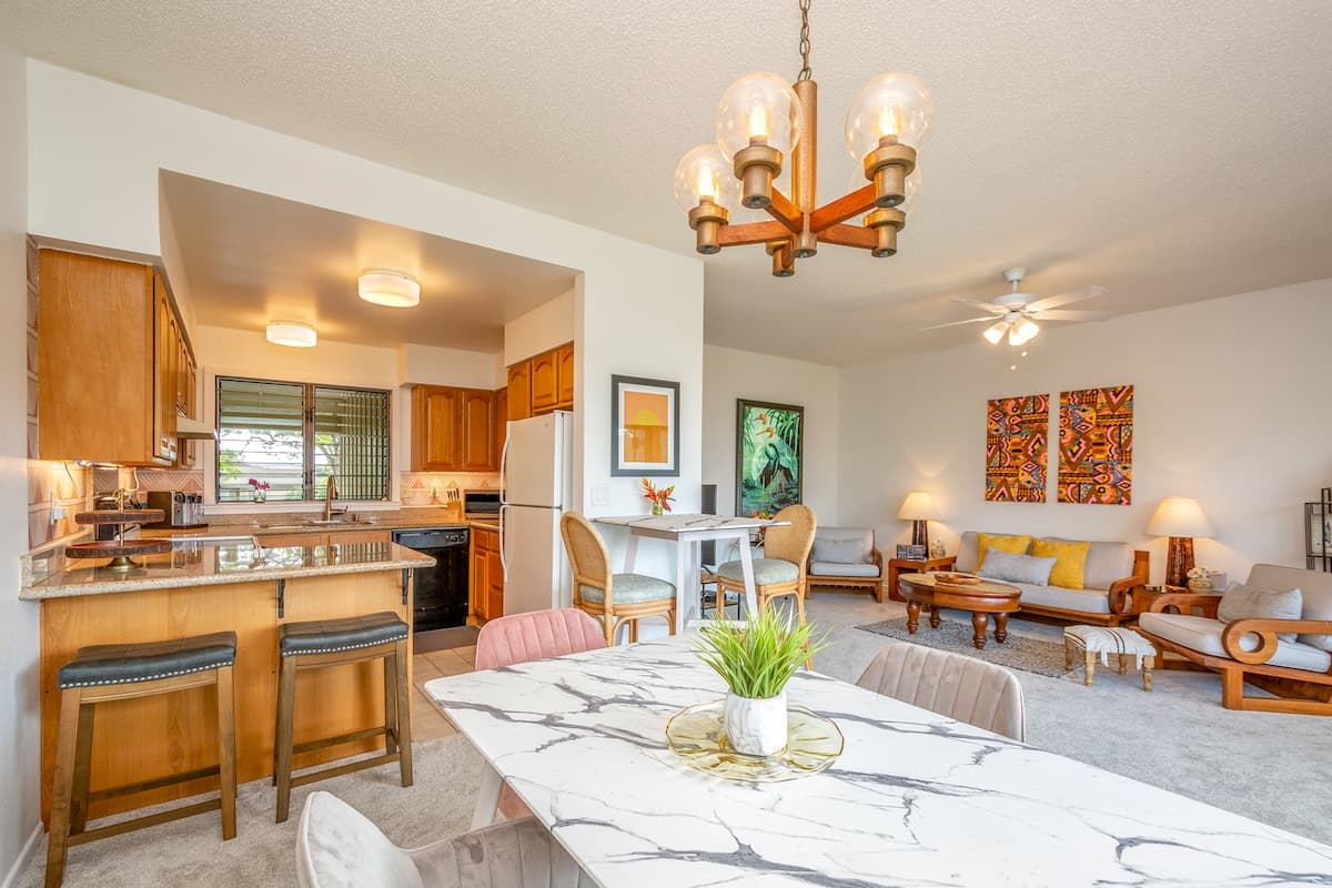Walkable to town and Oceanfront with A/C - Photo 1