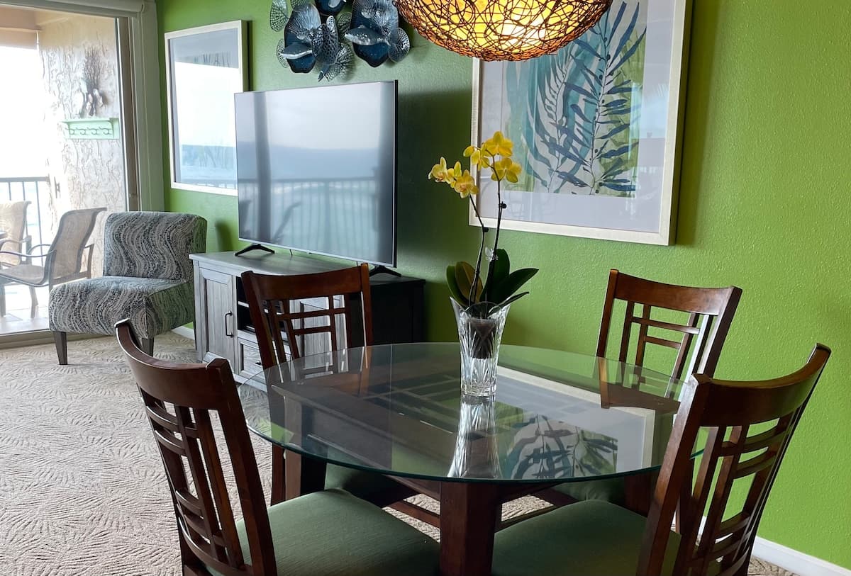 Condo in Lahaina · ★4.93 · 2 bedrooms · 2 beds · 2 private baths - Photo 4
