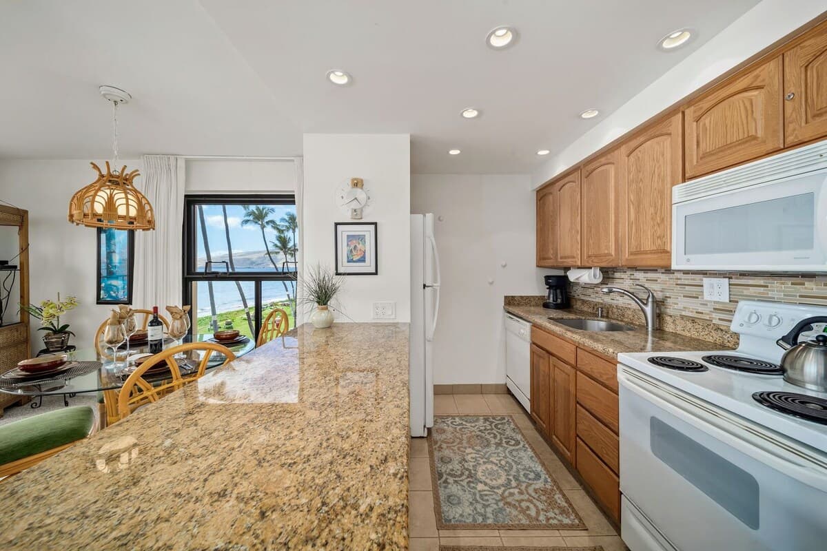 Condo in Kihei · ★4.81 · 1 bedroom · 2 beds · 1 bath - Photo 4