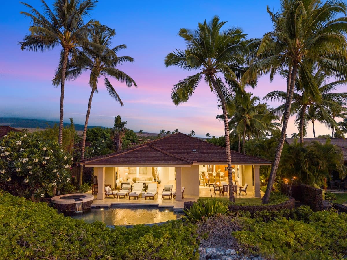 Home in Kailua-Kona · ★5.0 · 4 bedrooms · 4 beds · 4 baths - Photo 1