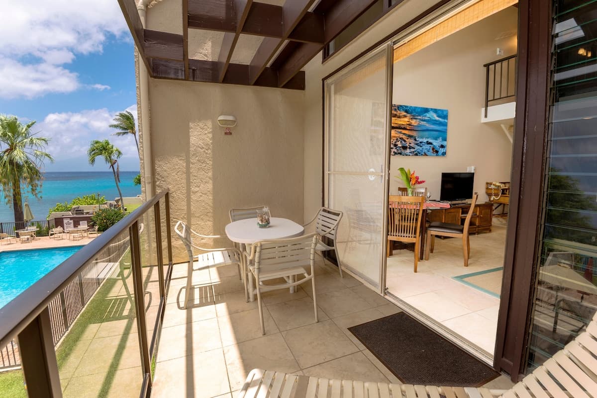 Condo in Lahaina · ★4.78 · 2 bedrooms · 4 beds · 2 baths - Photo 5