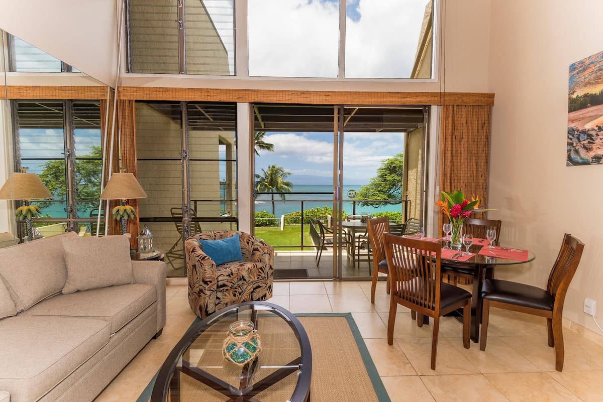 Condo in Lahaina · ★4.78 · 2 bedrooms · 4 beds · 2 baths - Photo 4