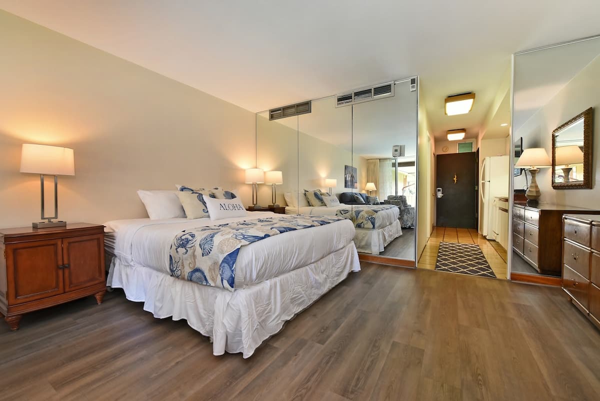 Condo in Lahaina · ★4.7 · 1 bedroom · 2 beds · 1 bath - Photo 3