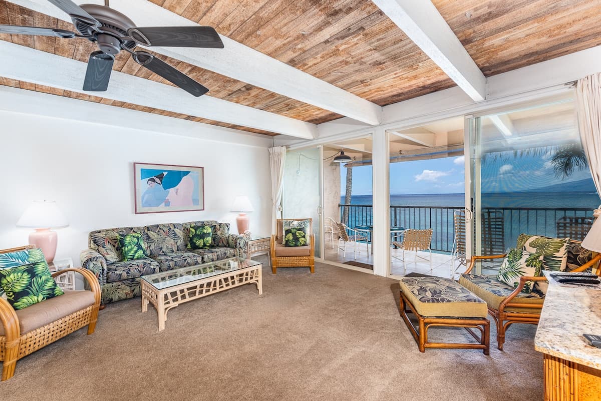 Condo in Lahaina · ★4.97 · 2 bedrooms · 3 beds · 2 private baths - Photo 5
