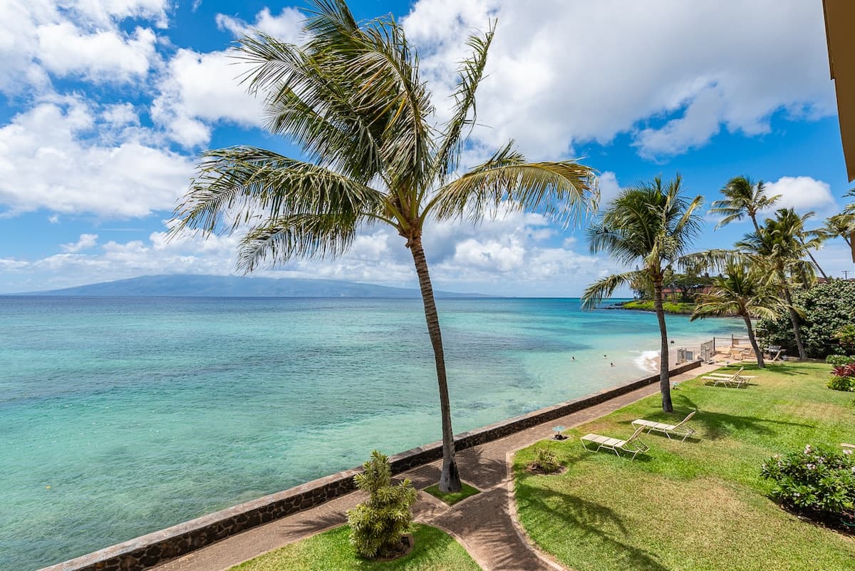 Condo in Lahaina · ★4.97 · 2 bedrooms · 3 beds · 2 private baths - Photo 1
