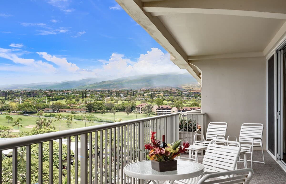 Condo in Lahaina · ★4.88 · 1 bedroom · 2 beds · 1 bath - Photo 5