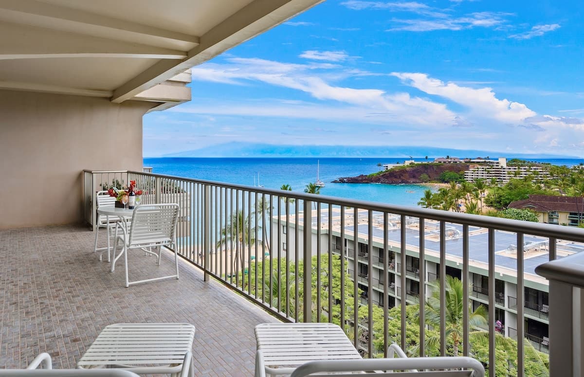Condo in Lahaina · ★4.88 · 1 bedroom · 2 beds · 1 bath - Photo 1