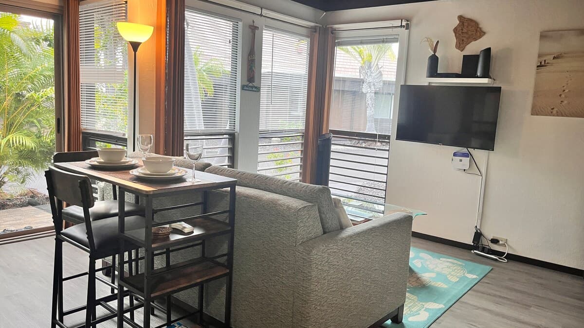 Condo in Naalehu · ★4.44 · Studio · 1 bed · 1 shared bath - Photo 4
