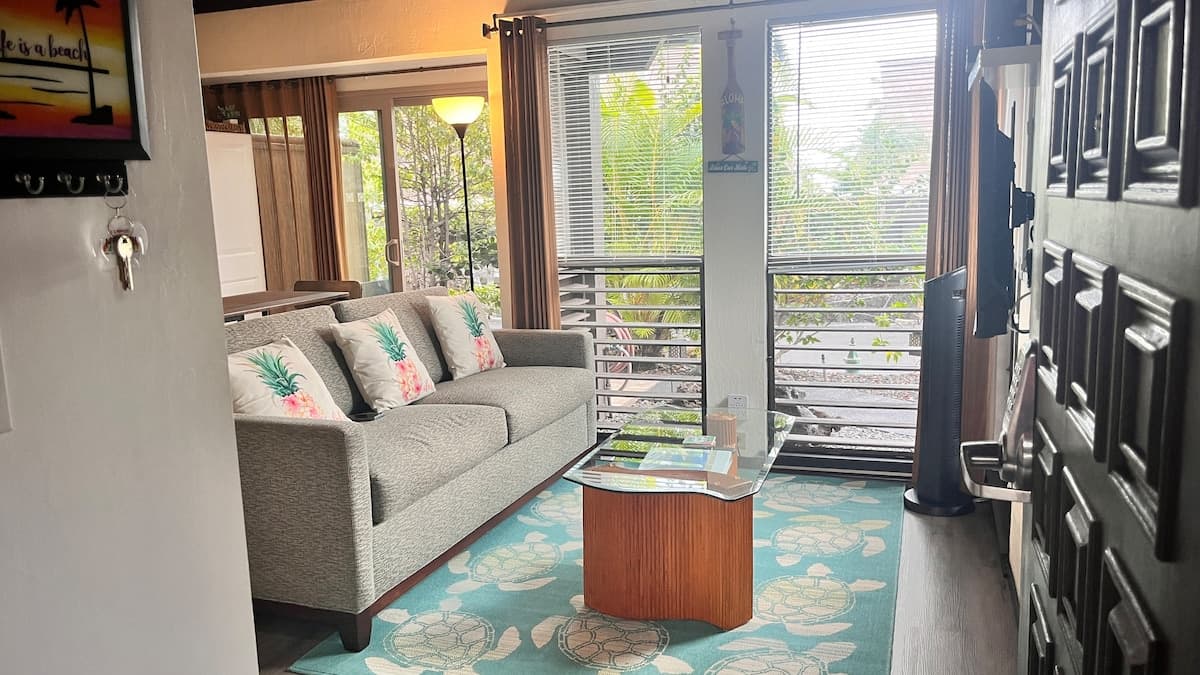 Condo in Naalehu · ★4.44 · Studio · 1 bed · 1 shared bath - Photo 3