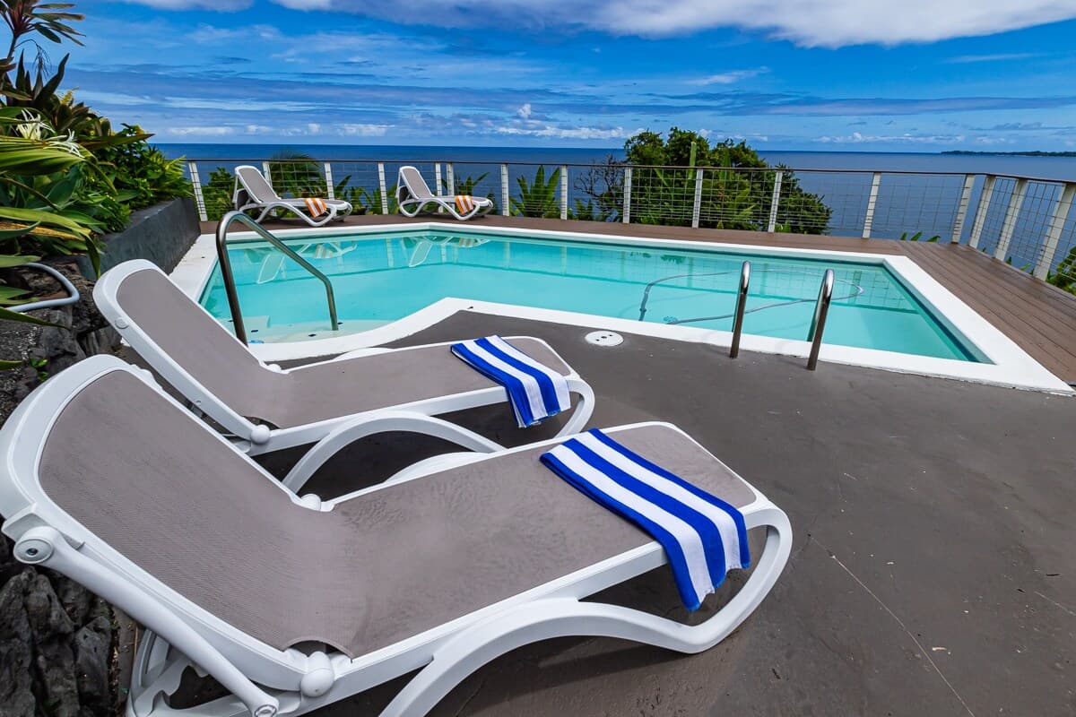 Hale Kai Bamboo Room Hilo Oceanfront w/Pool - Photo 2