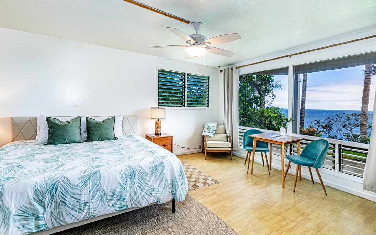 Hale Kai Bamboo Room Hilo Oceanfront w/Pool - Photo 4