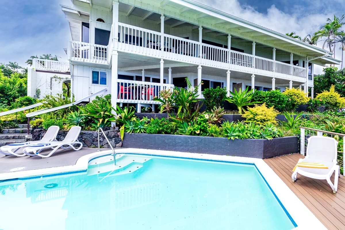 Hale Kai Bamboo Room Hilo Oceanfront w/Pool - Photo 1