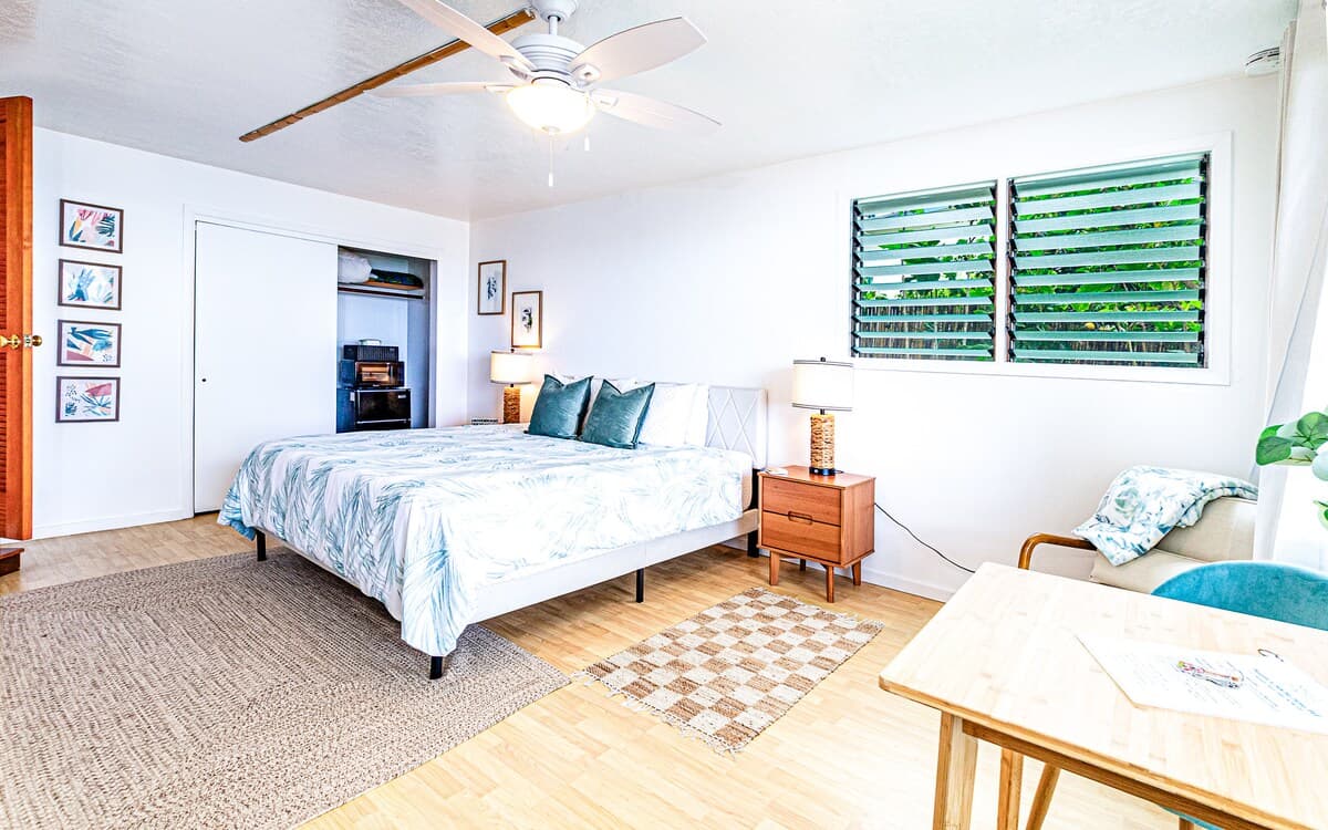 Hale Kai Bamboo Room Hilo Oceanfront w/Pool - Photo 5