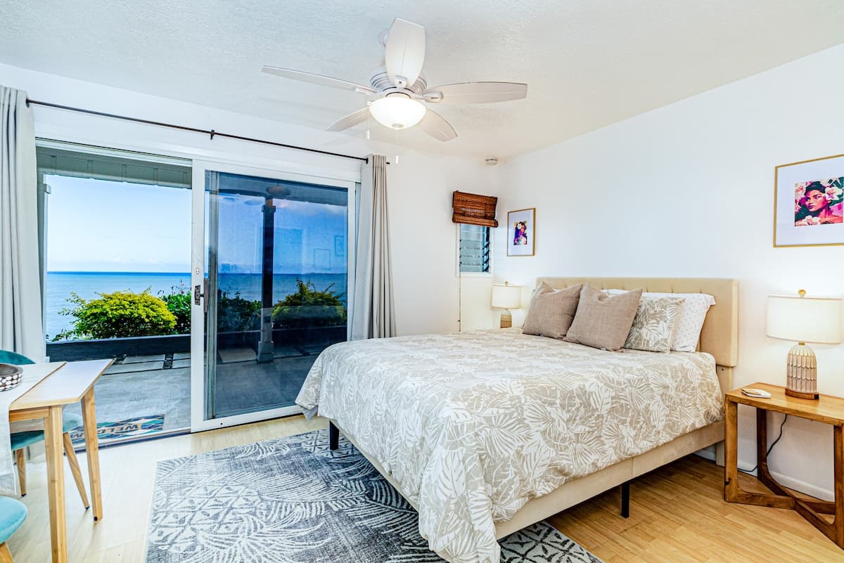 Hale Kai Heritage Room Hilo Oceanfront w/Pool - Photo 1