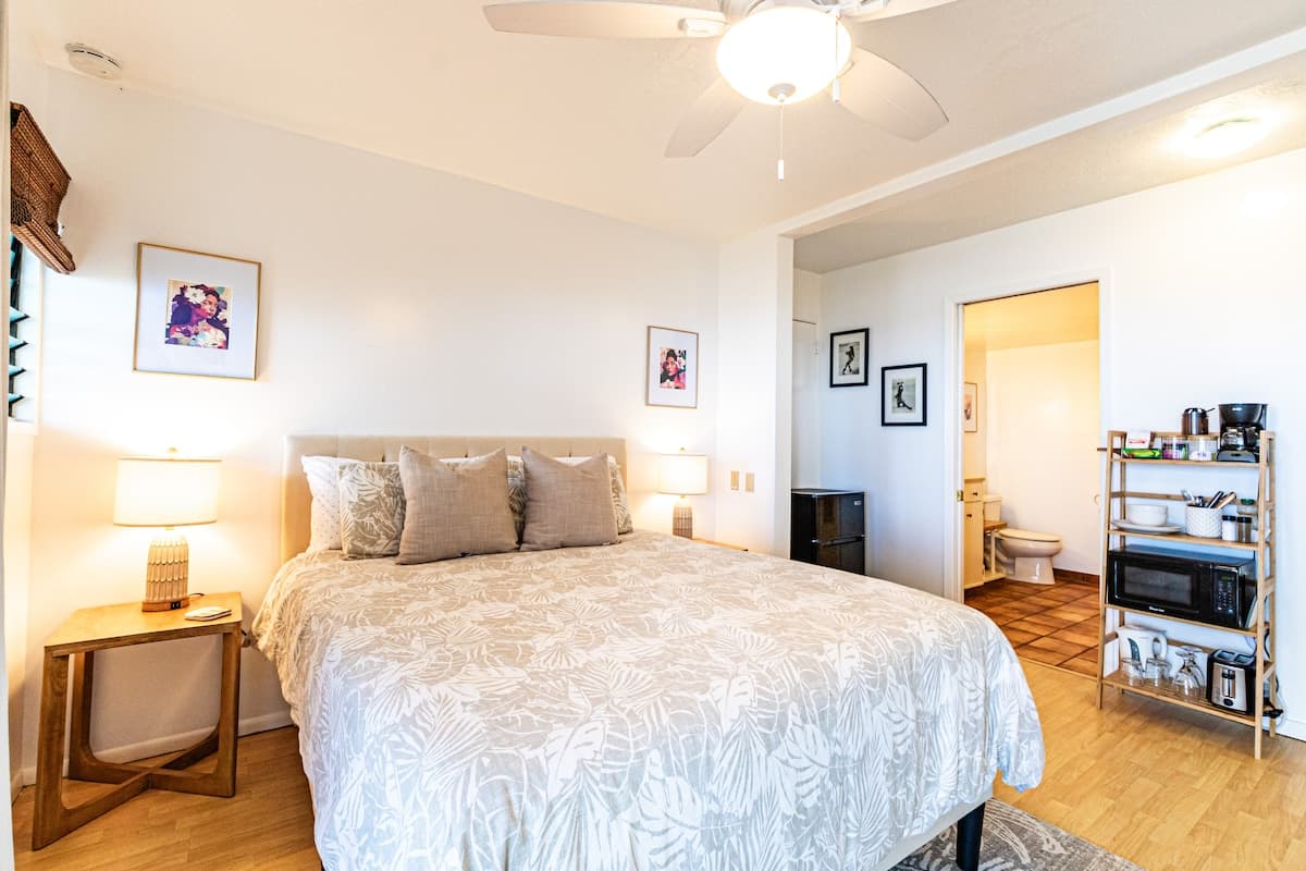 Hale Kai Heritage Room Hilo Oceanfront w/Pool - Photo 2