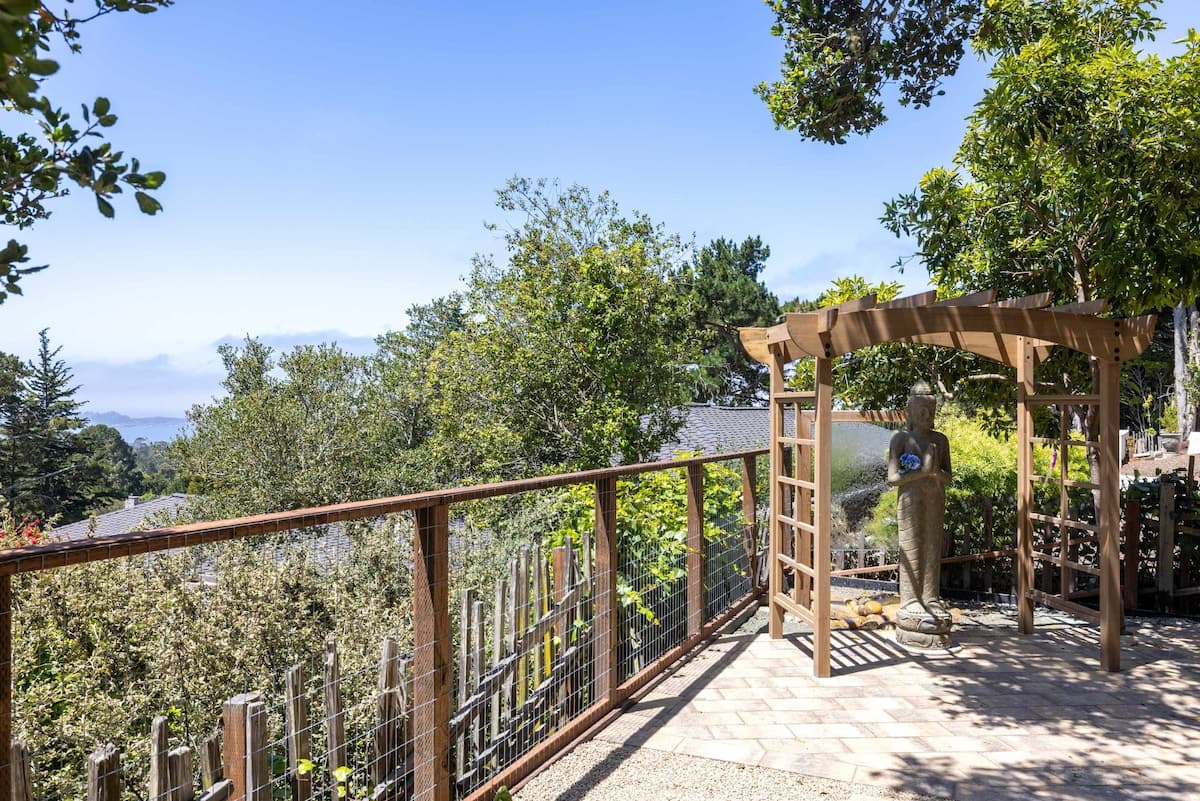 Home in Carmel-by-the-Sea · ★4.94 · 4 bedrooms · 5 beds · 3.5 private baths - Photo 4