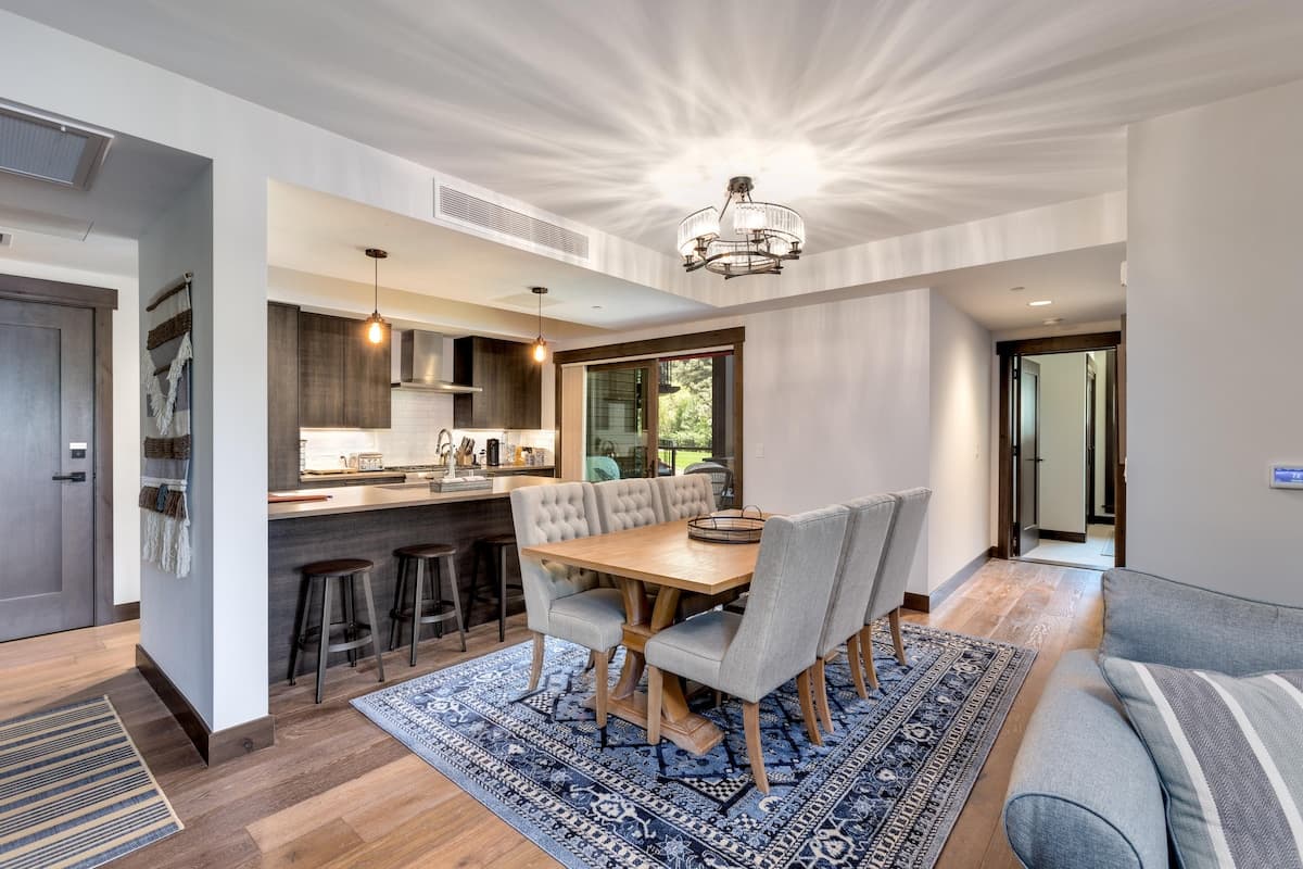 Condo in Stateline · ★4.67 · 2 bedrooms · 3 beds · 2 private baths - Photo 2
