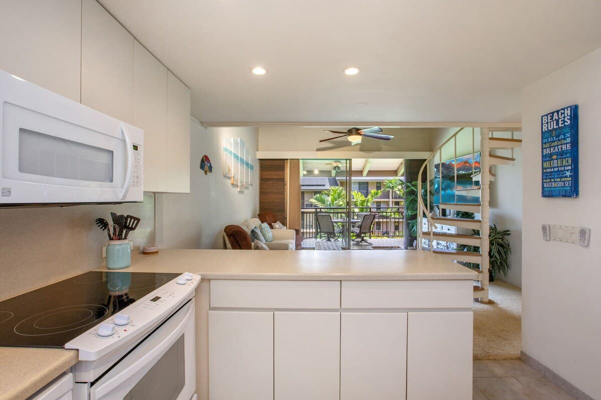 Condo in Kailua-Kona · ★4.81 · 3 bedrooms · 3 beds · 2 baths - Photo 4