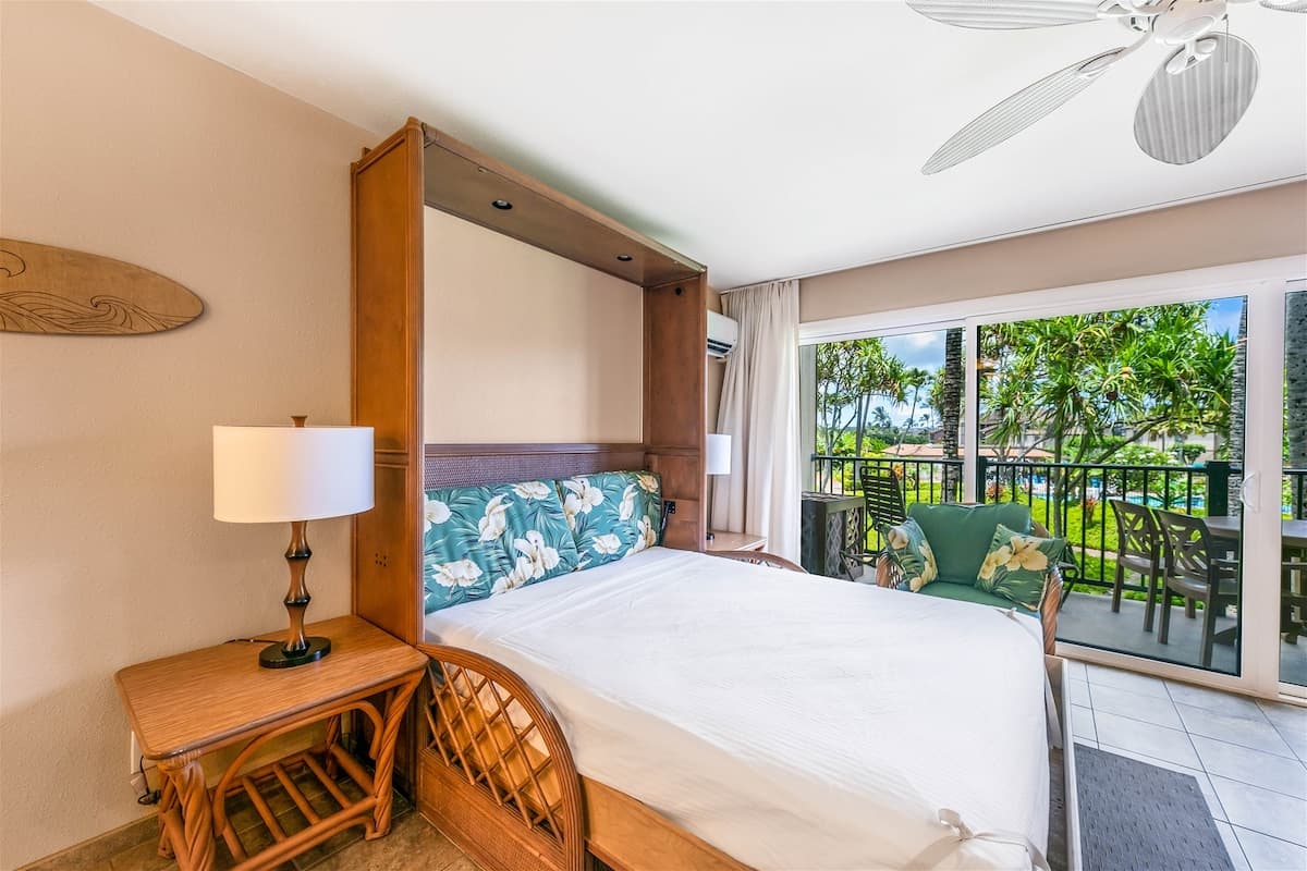 Condo in Kapaa · ★4.65 · 1 bedroom · 2 beds · 1 shared bath - Photo 4