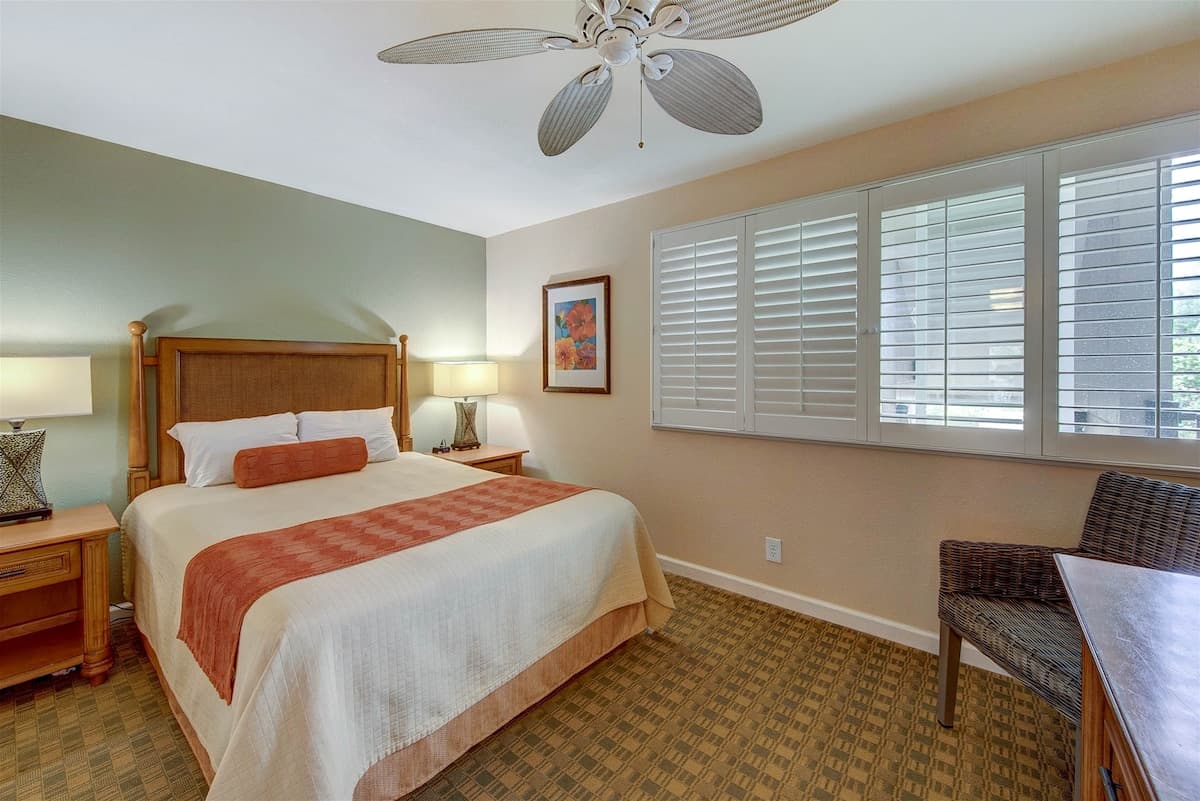 Condo in Kapaa · ★4.65 · 1 bedroom · 2 beds · 1 shared bath - Photo 2