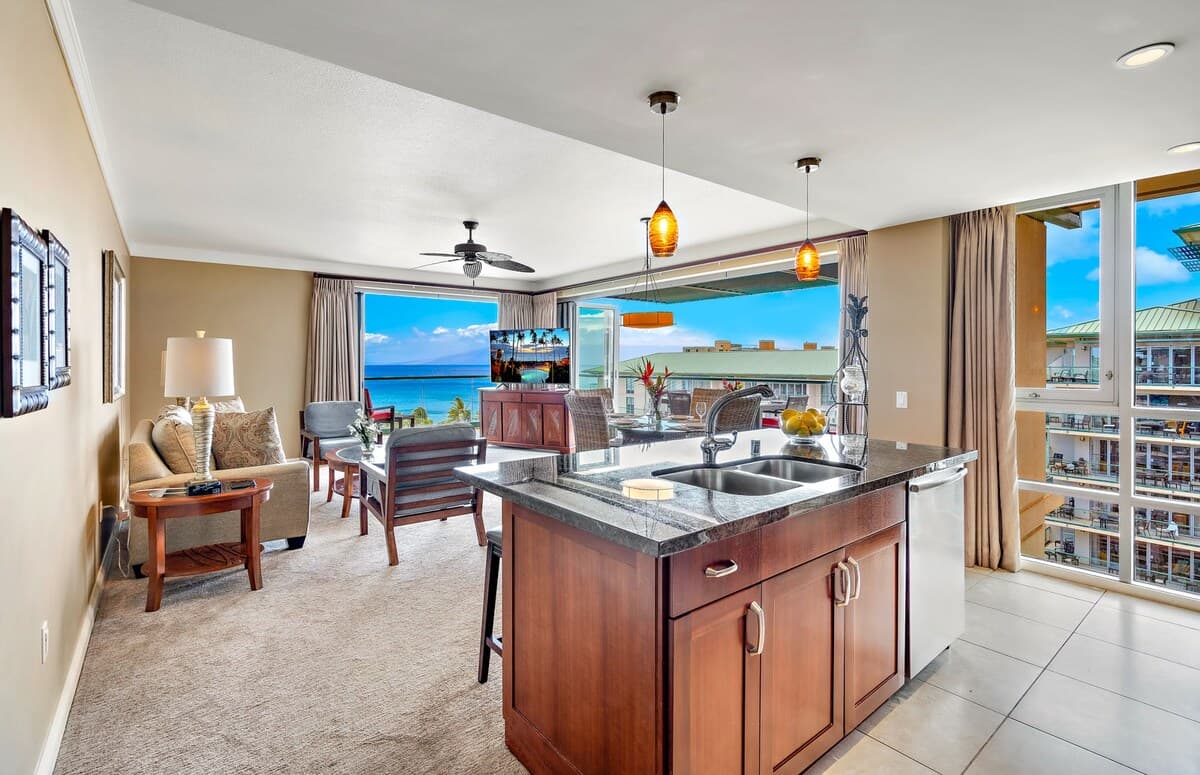 Condo in Lahaina · ★4.91 · 2 bedrooms · 3 beds · 2 baths - Photo 2