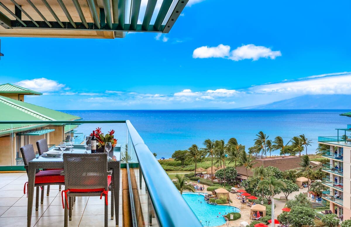Condo in Lahaina · ★4.91 · 2 bedrooms · 3 beds · 2 baths - Photo 4