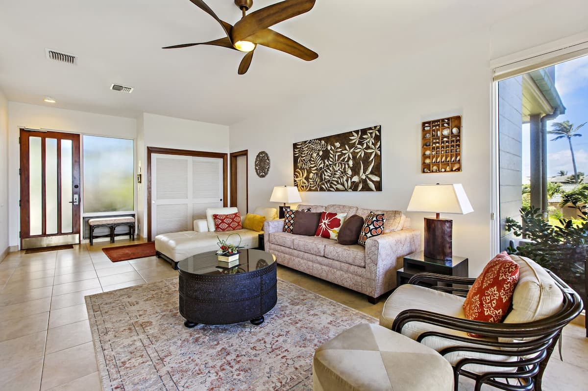 Condo in Lahaina · ★4.53 · 2 bedrooms · 3 beds · 3 baths - Photo 5