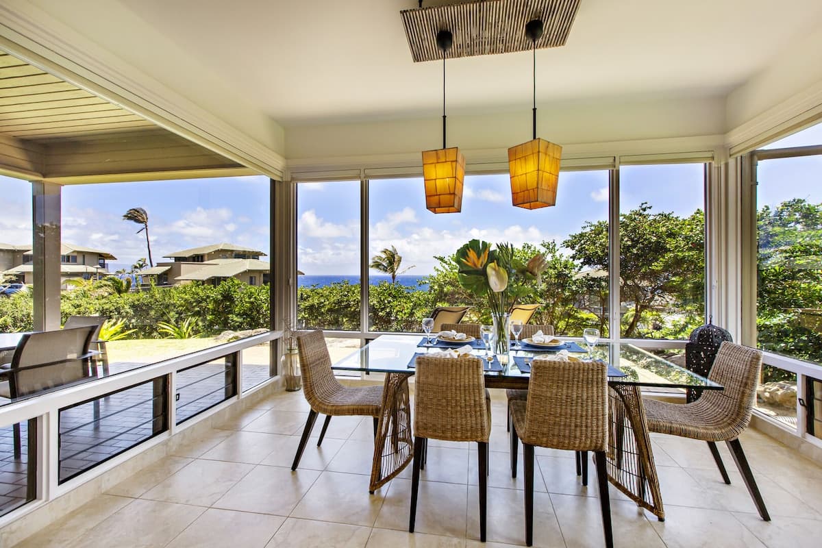 Condo in Lahaina · ★4.53 · 2 bedrooms · 3 beds · 3 baths - Photo 2