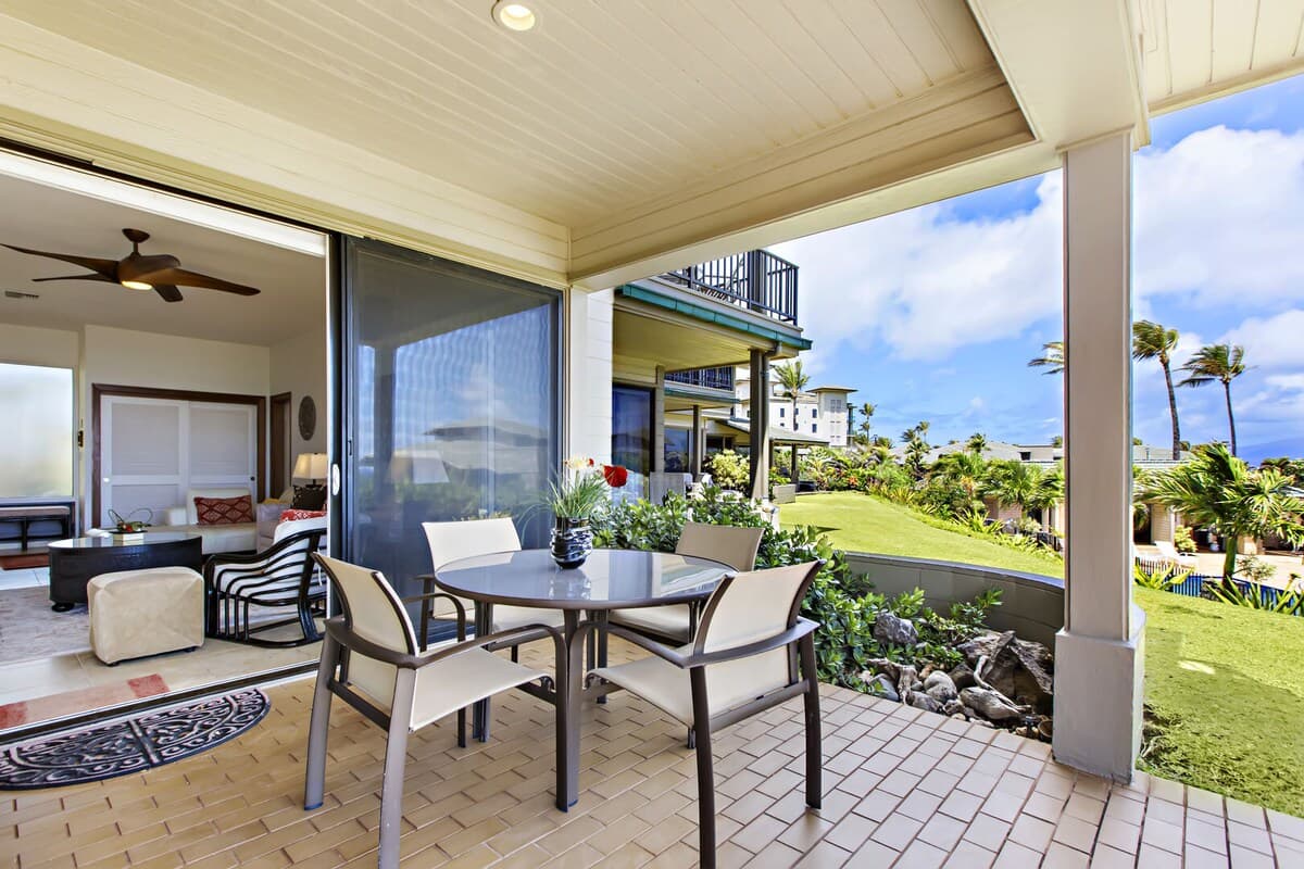Condo in Lahaina · ★4.53 · 2 bedrooms · 3 beds · 3 baths - Photo 4