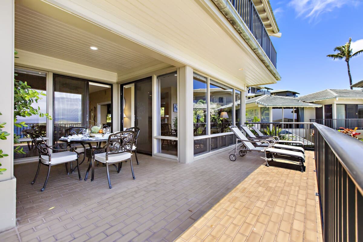 Condo in Lahaina · ★4.85 · 1 bedroom · 2 beds · 2 baths - Photo 4