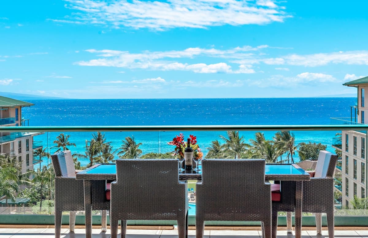 Condo in Lahaina · ★4.5 · 3 bedrooms · 4 beds · 3 baths - Photo 1