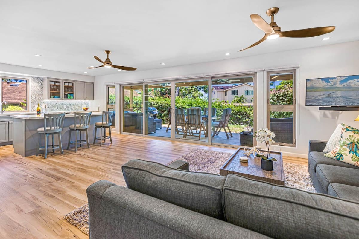 Townhouse in Lahaina · ★5.0 · 3 bedrooms · 4 beds · 3 baths - Photo 1