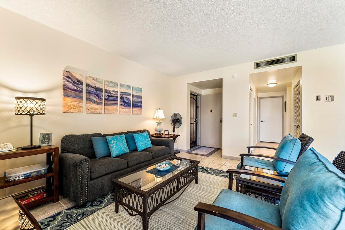 Condo in Kailua-Kona · ★4.58 · 2 bedrooms · 3 beds · 2 private baths - Photo 3